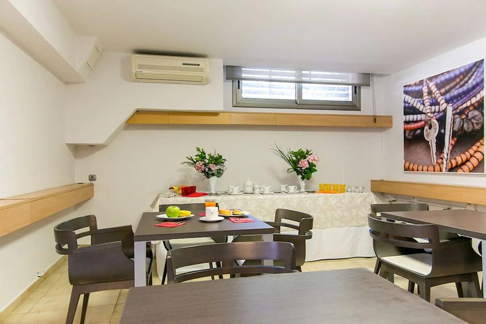 Aparthotel Bardon Castelldefels Exterior foto