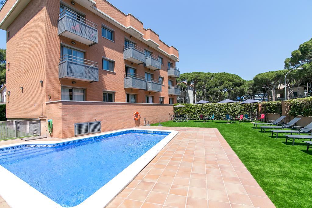 Aparthotel Bardon Castelldefels Exterior foto