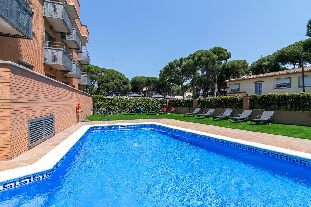 Aparthotel Bardon Castelldefels Exterior foto