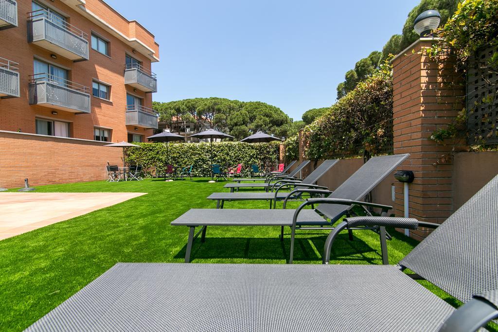 Aparthotel Bardon Castelldefels Exterior foto