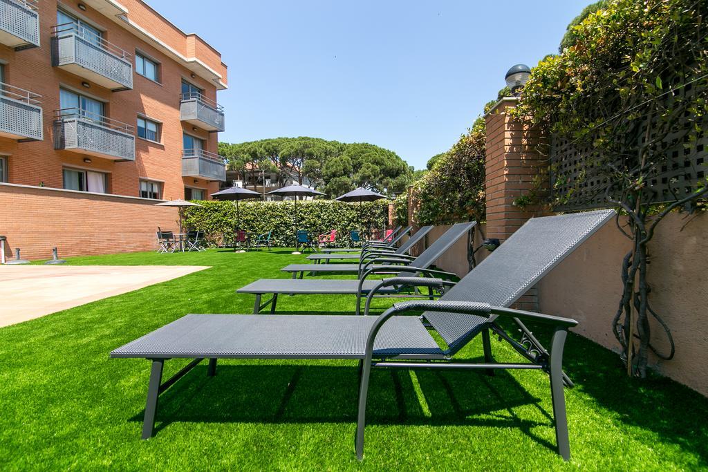Aparthotel Bardon Castelldefels Exterior foto