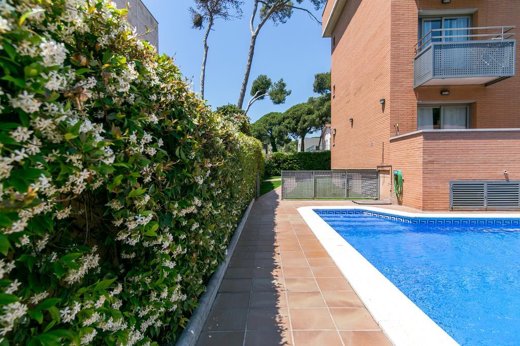 Aparthotel Bardon Castelldefels Exterior foto