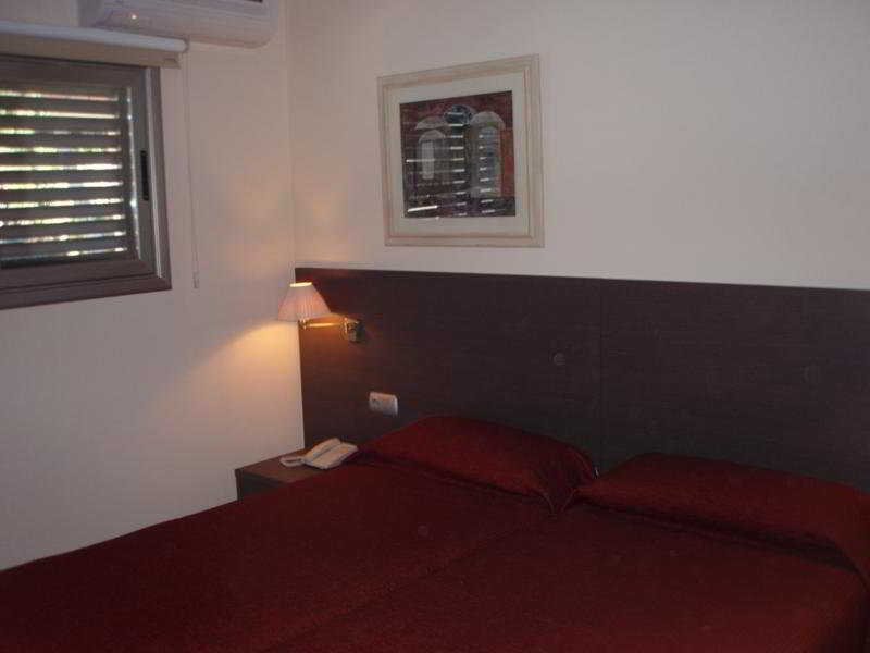 Aparthotel Bardon Castelldefels Exterior foto